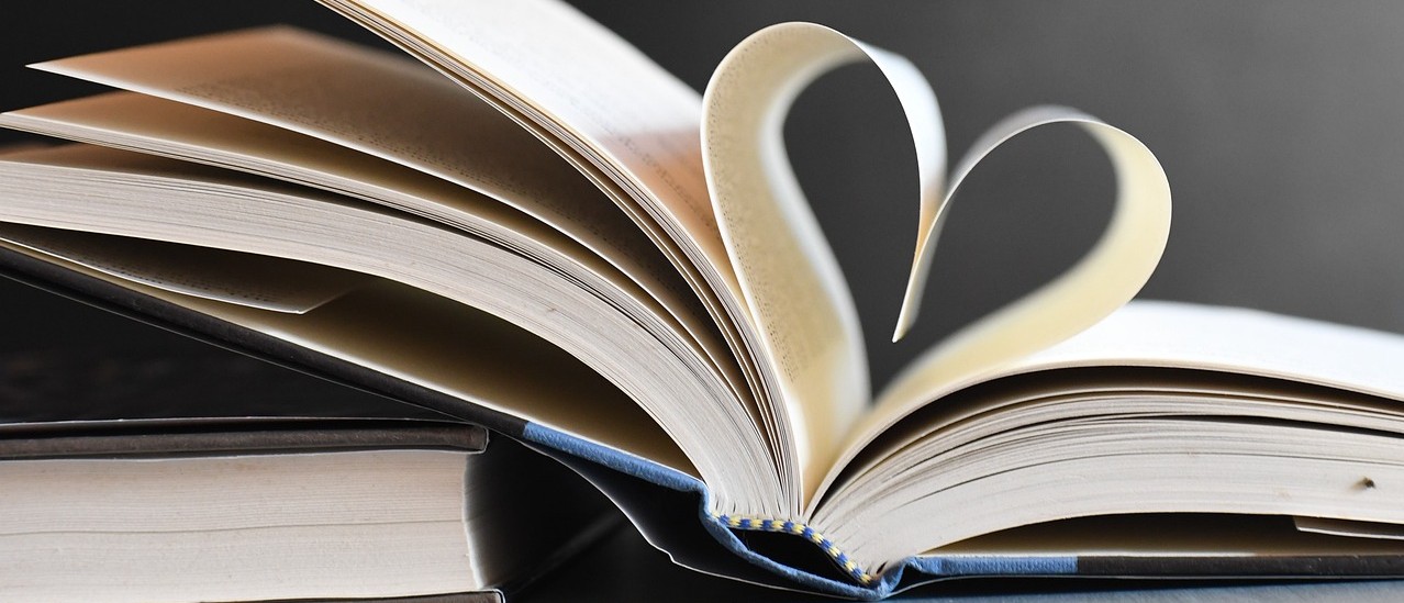 Libros en abril. Foto: Pixabay