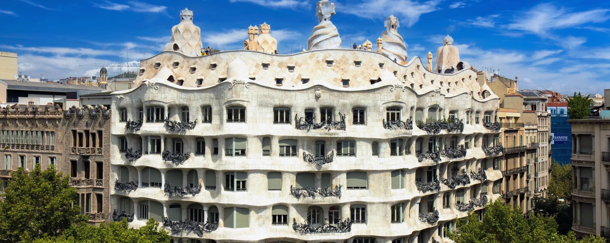 Casa Milà en Ciudad de sombras, con Verónica Echegui. Foto: web oficial de La Pedrera