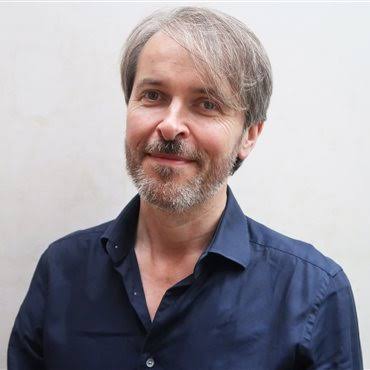 images-3 Garrett Carr publica una novela "marina" sobre los vínculos familiares