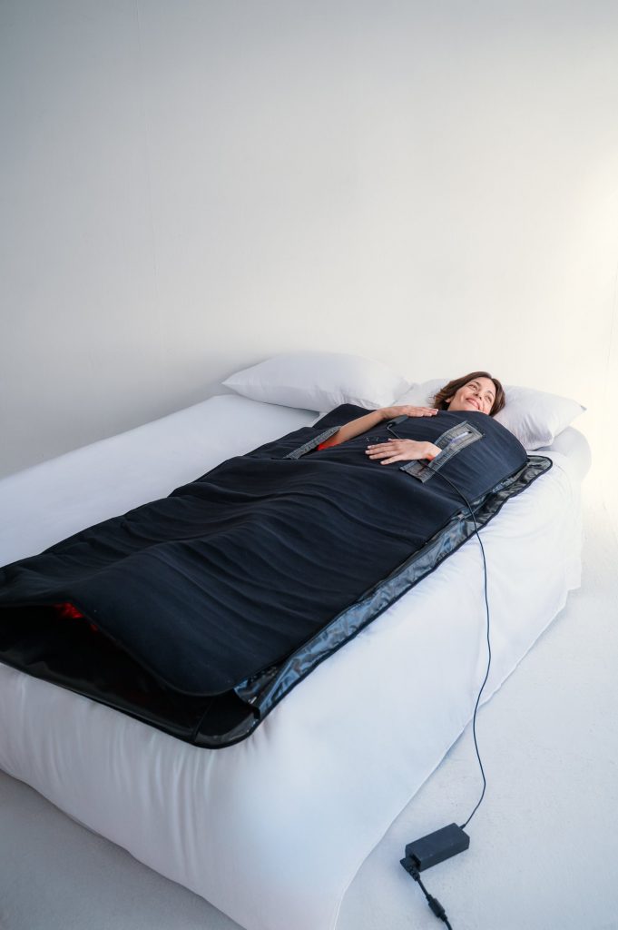 260109_Skinvity_NoeliaJGP_1_2149-681x1024 Skinvity revoluciona la tecnología cosmética con una manta LED