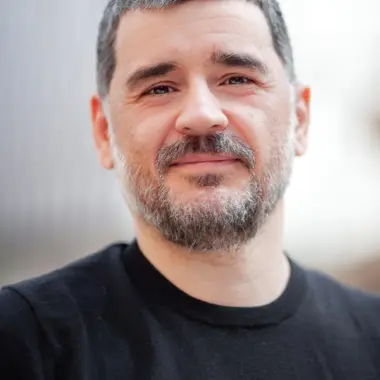 000089369_1_583a2946-b48e-4354-8d1b-0f216e5cecd6_202602031747 Natxo López debuta en novela negra con los sanfermines de 1997